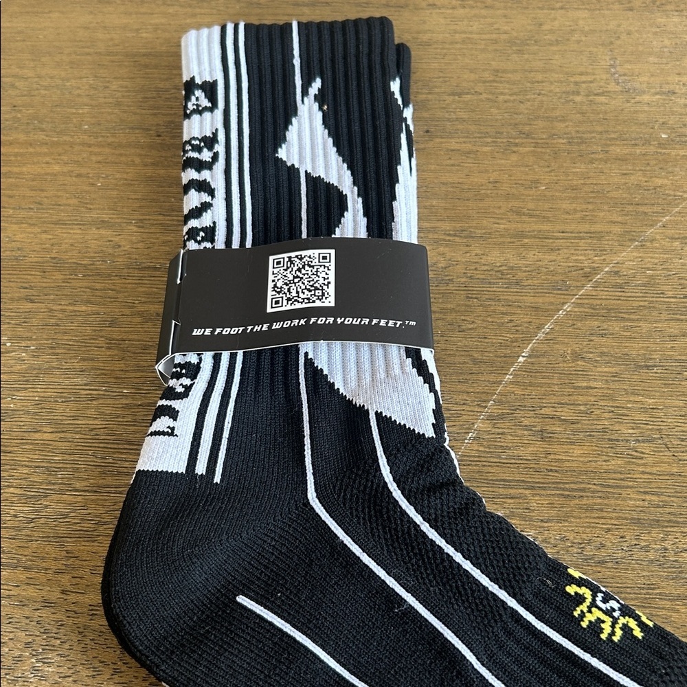 Big Skylines Men’s Ski Socks Black White 
New With Tag One Size Fits Most.